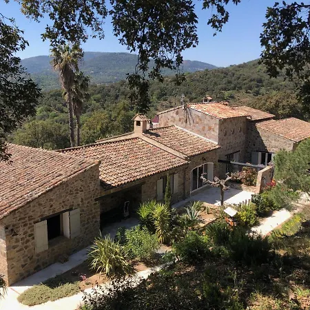 Les Aurochs Bed & Breakfast *