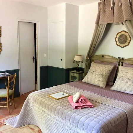 Les Aurochs Bed & Breakfast *