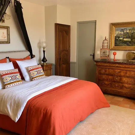 Les Aurochs Bed & Breakfast *